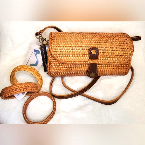 Vietnam Genuine Leather Handcrafted Straw Rattan Crossbody Purse - Picture 6 of 9